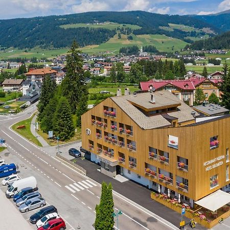 Hotel Dolomiten Добиако Екстериор снимка