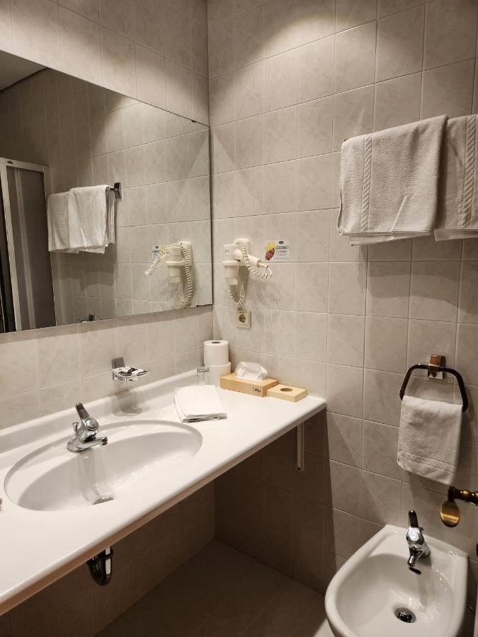 Hotel Dolomiten Добиако Екстериор снимка
