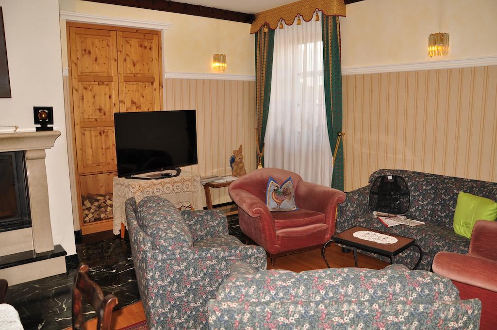 Hotel Dolomiten Добиако Екстериор снимка