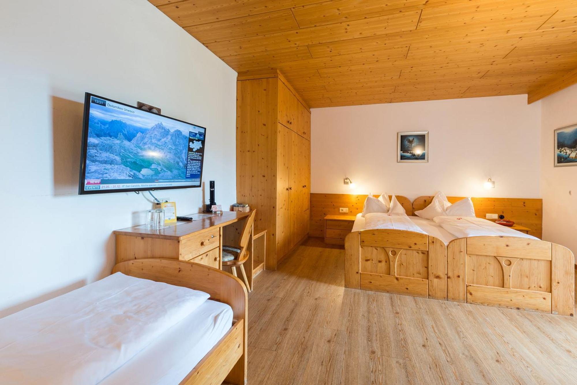 Hotel Dolomiten Добиако Екстериор снимка