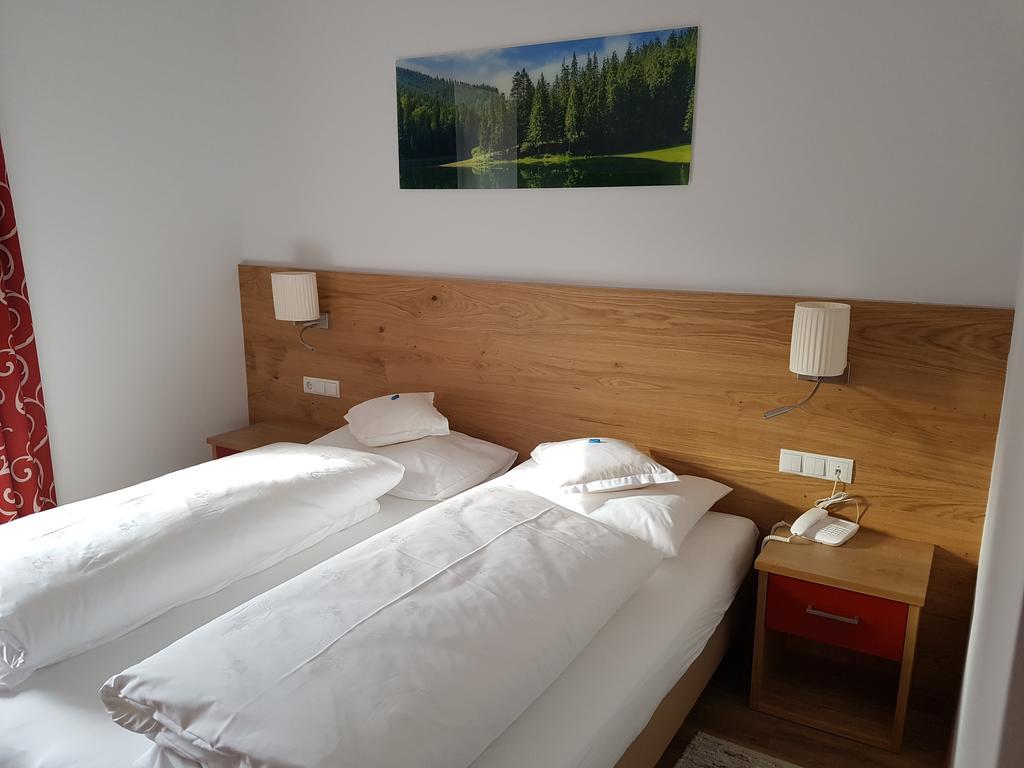 Hotel Dolomiten Добиако Екстериор снимка