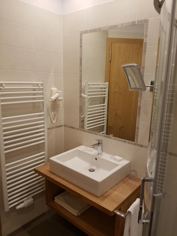 Hotel Dolomiten Добиако Екстериор снимка
