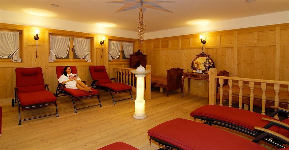 Hotel Dolomiten Добиако Екстериор снимка